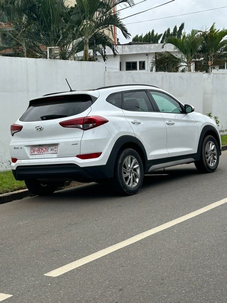 
								Hyundai Tucson 2017 Sports full									