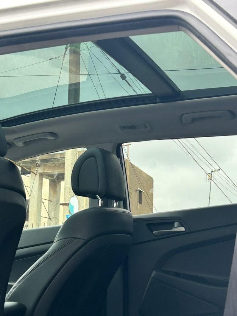 
								Hyundai Tucson 2017 Sports full									