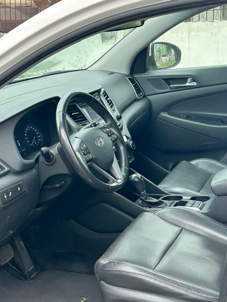 
								Hyundai Tucson 2017 Sports full									