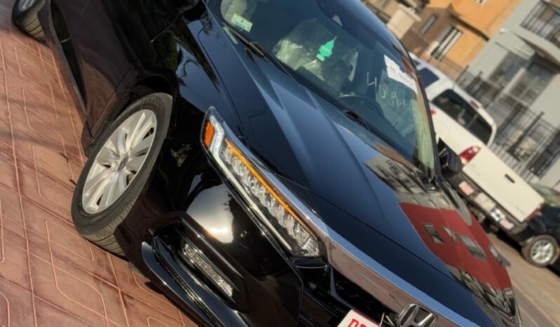 
								2018 Honda Accord Touring full									