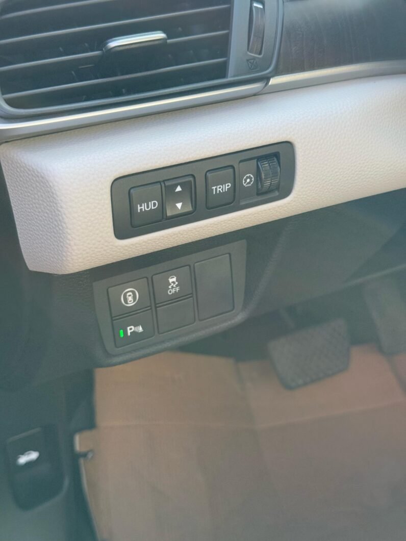 
								2018 Honda Accord Touring full									