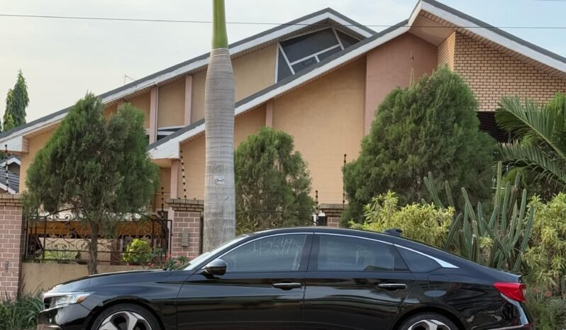 
								2018 Honda Accord Touring 2.0T full									