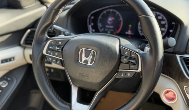 
								2018 Honda Accord Touring full									