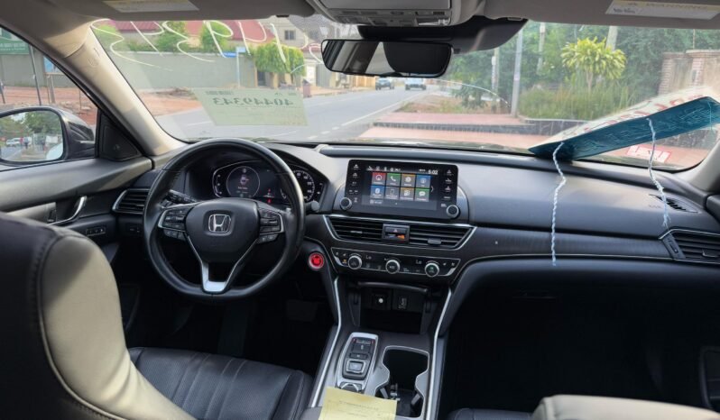 
								2018 Honda Accord Touring 2.0T full									