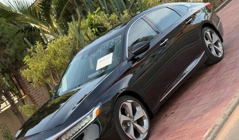 
								2018 Honda Accord Touring 2.0T full									