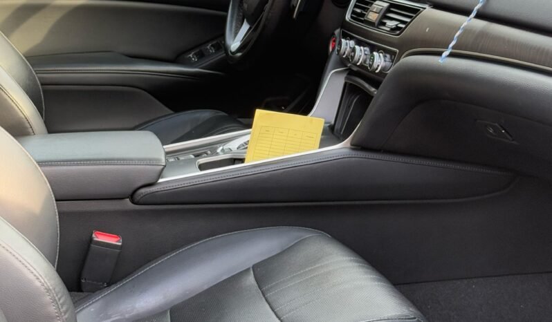 
								2018 Honda Accord Touring 2.0T full									