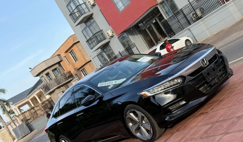
								2018 Honda Accord Touring 2.0T full									