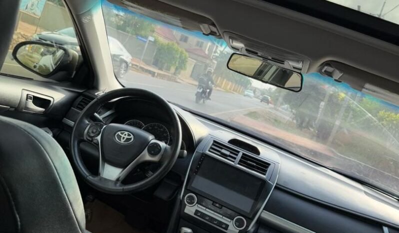 
								2014 Toyota Camry SE full									