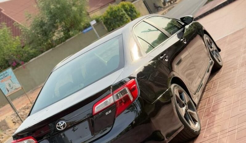 
								2014 Toyota Camry SE full									