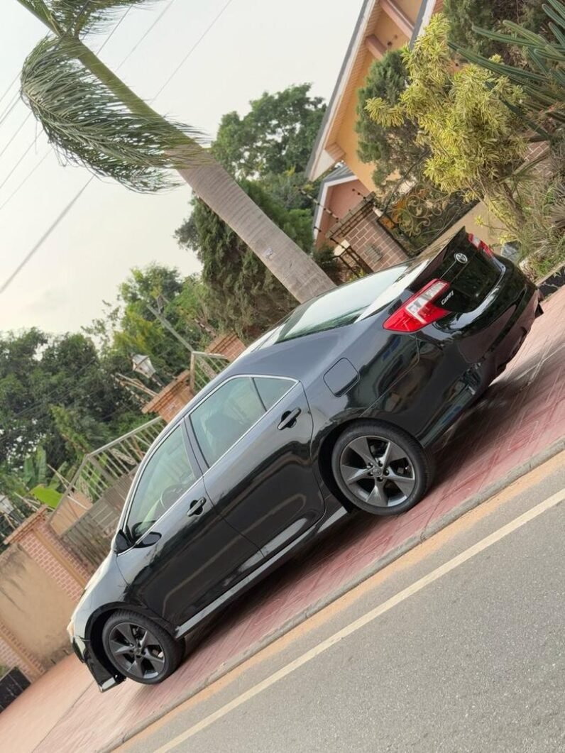 
								2014 Toyota Camry SE full									