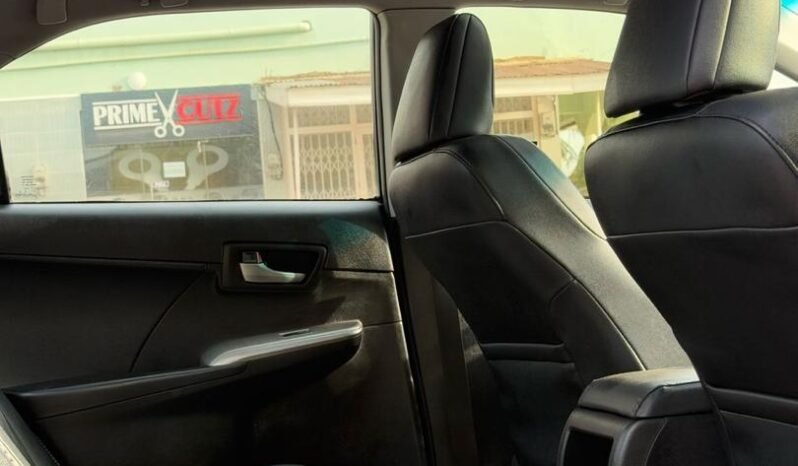 
								2014 Toyota Camry SE full									