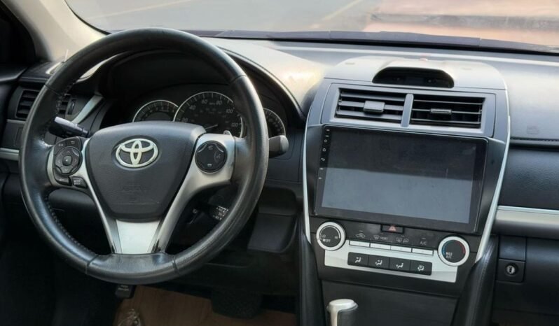 
								2014 Toyota Camry SE full									