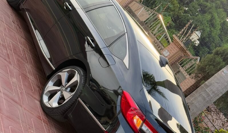 
								2018 Honda Accord Touring 2.0T full									