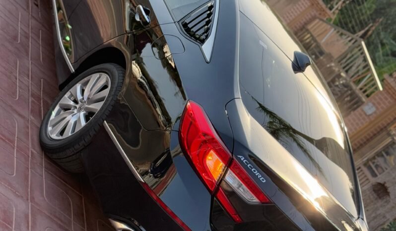 
								2018 Honda Accord Touring full									