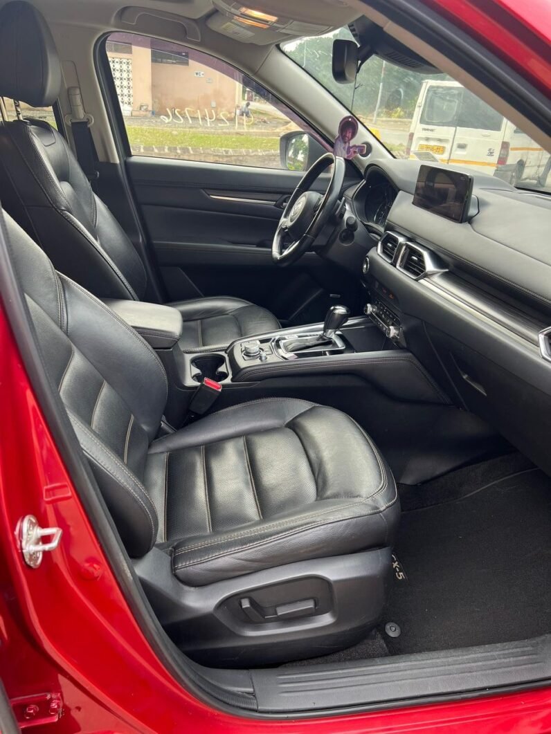 
								2022 Mazda CX-5 Touring full									